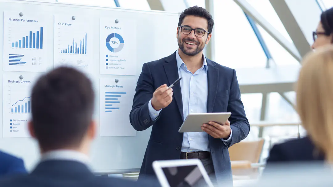 Finance professional presenting performance and cash flow analysis