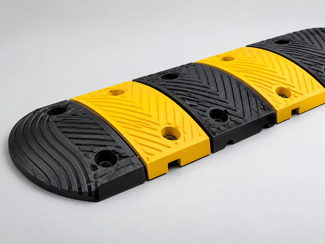 Modular black and yellow rubber speed hump reference, product illustration